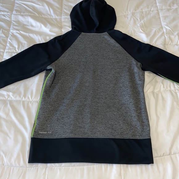 Nike zip up therma-fit jacket - Picture 8 of 9